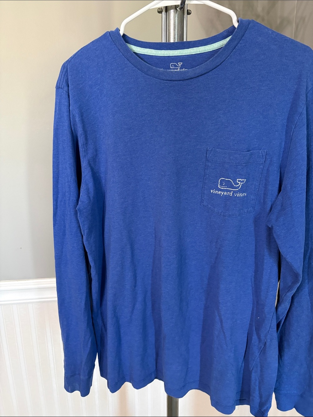 Vineyard Vines Men’s Long-Sleeve Pocket Tee in Royal Blue